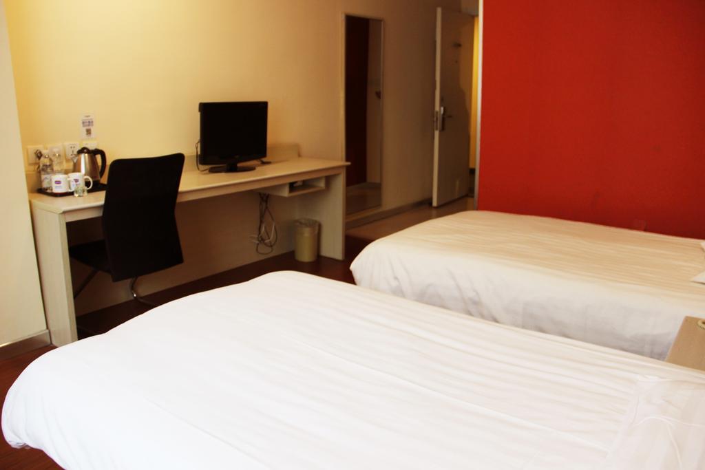 Hanting Express Tianjin Haixin District Yujiapu 天津 部屋 写真